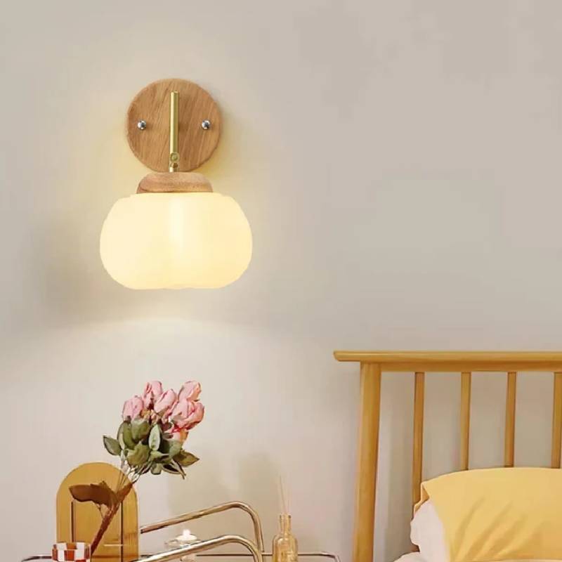 Adorable_Strawberry_Wall_Lamp_4