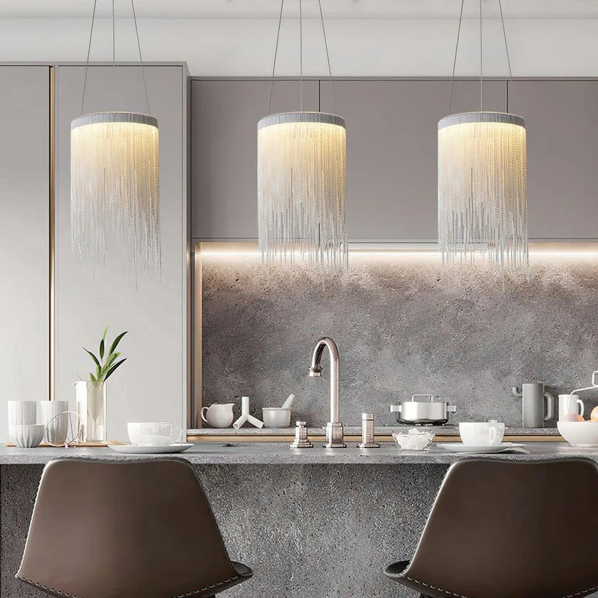 Lustre à pampilles en chaîne d'aluminium