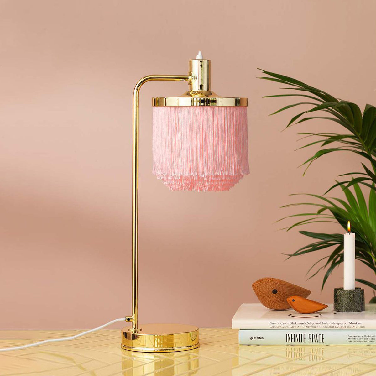 Aurora_Tassel_Glow_Table_Lamp_1