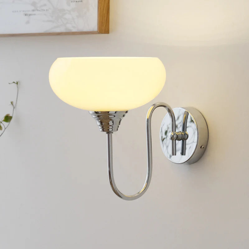 Bauhaus_Curved_Pole_Wall_Lamp_3