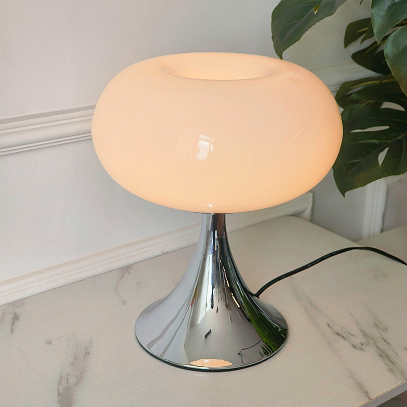 Bauhaus_Dome_Apple_Table_Lamp_4