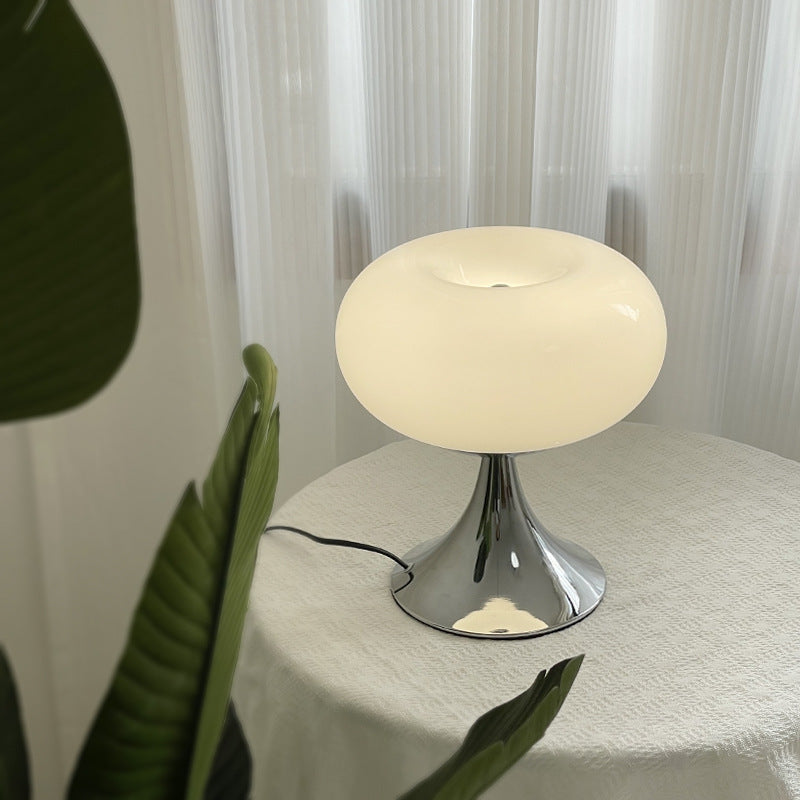 Bauhaus_Dome_Apple_Table_Lamp_8