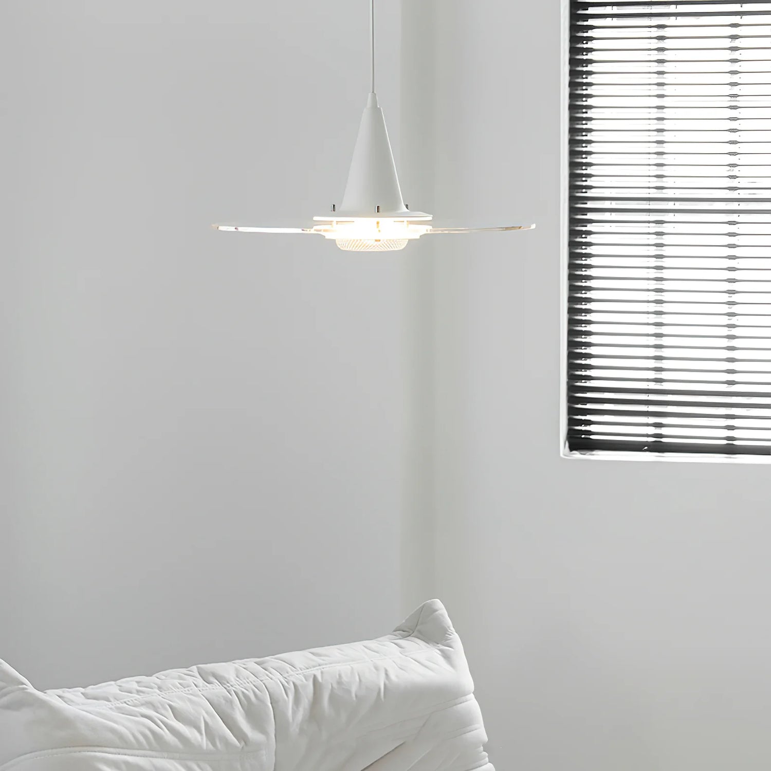 Bauhaus_Glass_Pendant_Lamp_15