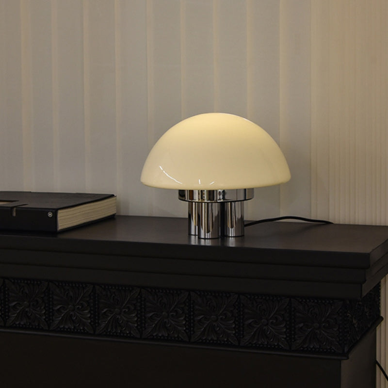 Bauhaus_Glass_Table_Lamp_04