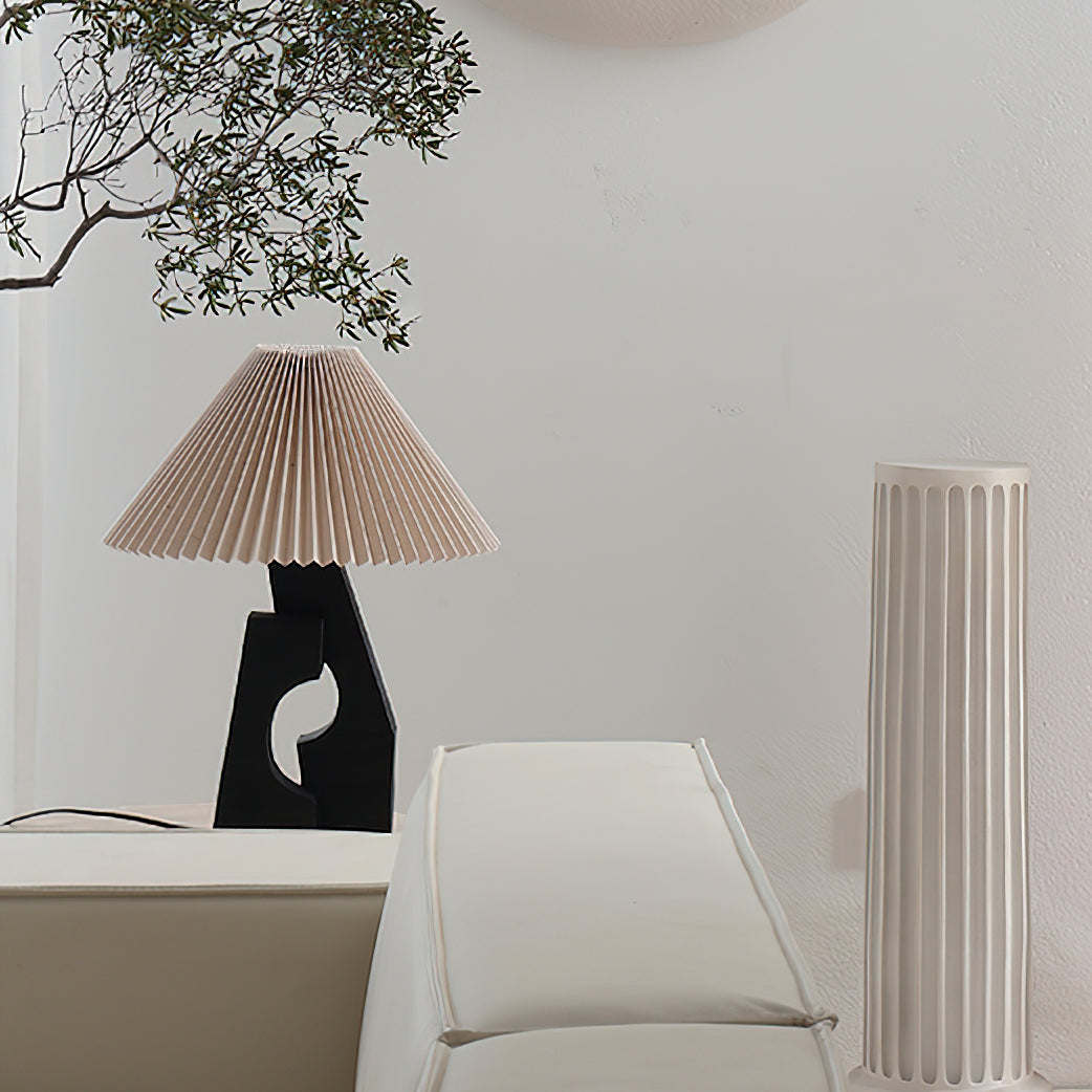 Black_Lattice_Pleat_Table_Lamp_2