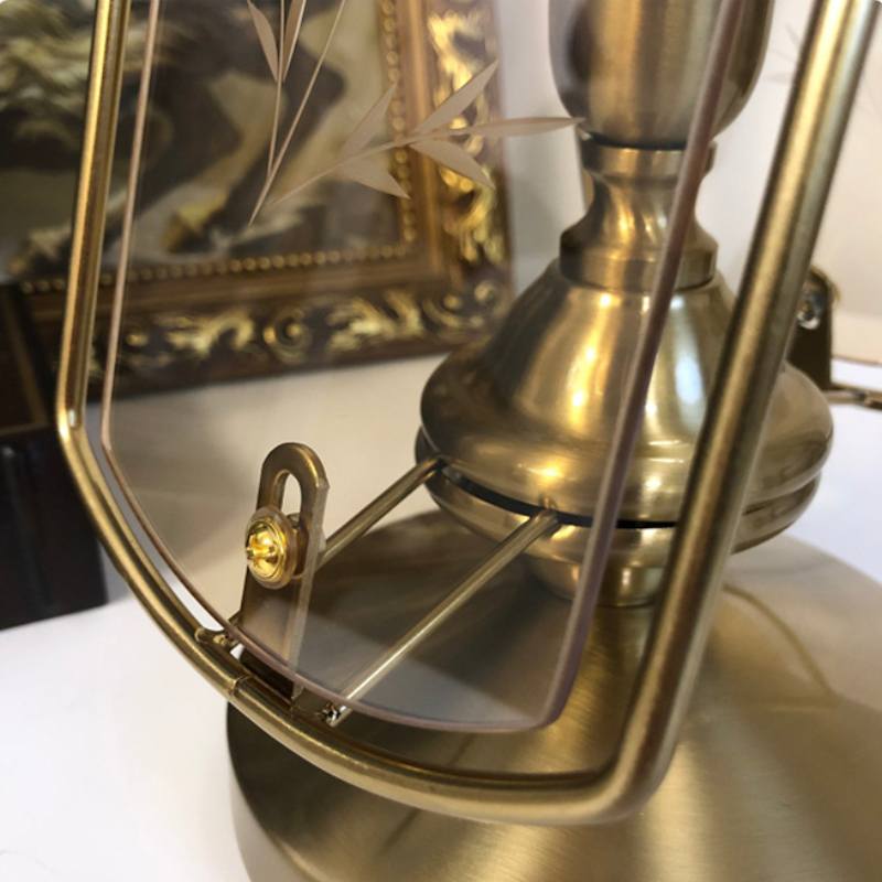 Carved_Glass_Table_Lamp_10