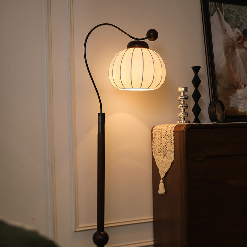 Corvia_Floor_Lamp_09