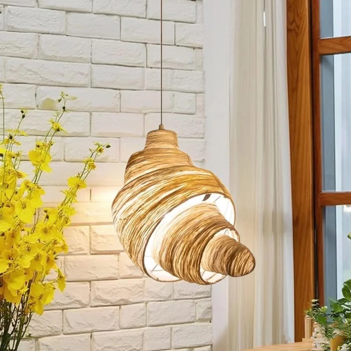 Creative_Croissant_Pendant_Lamp_05