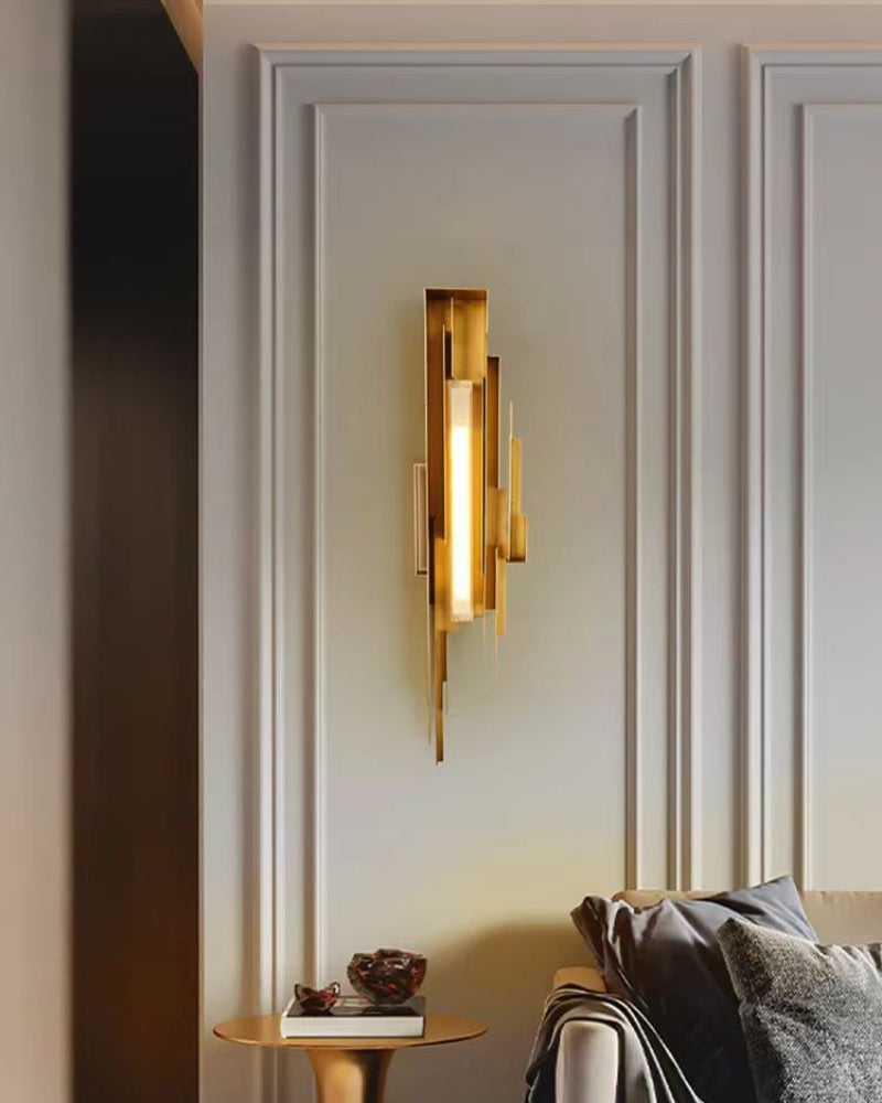 Culpteds_Wall_Lamp_01