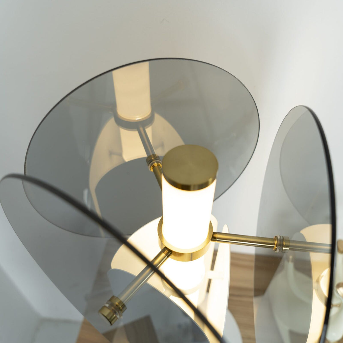 Curved_Modern_Table_Lamp_10