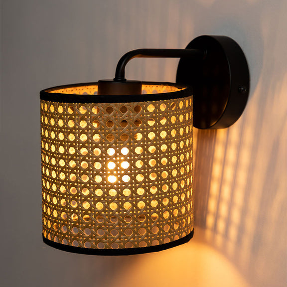 Cylindrical_Hollow_Wall_Lamp_02