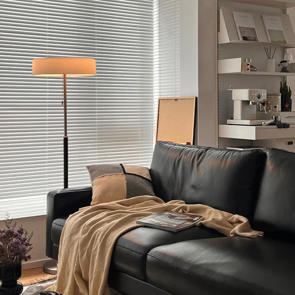 Derkley_Floor_Lamp_02