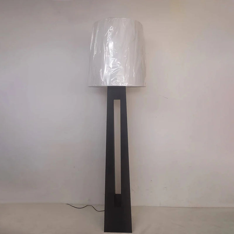 Dinka_Floor_Lamp_11