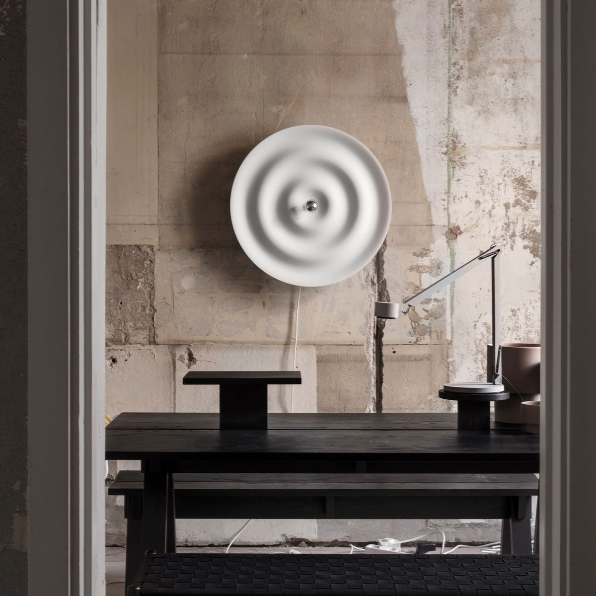 Disc_Wave_Wall_Lamp_4