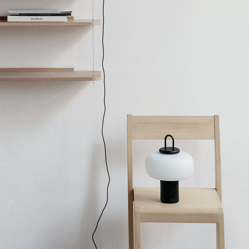 Divo_Simple_Glass_Table_Lamp_04