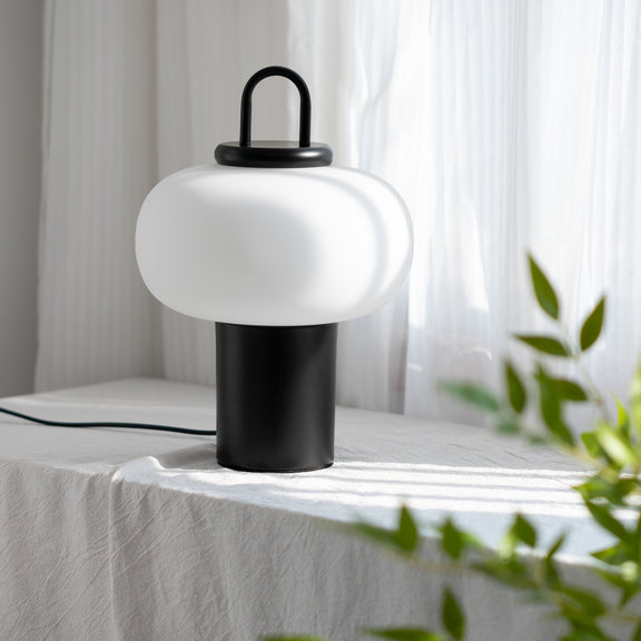 Divo_Simple_Glass_Table_Lamp_07