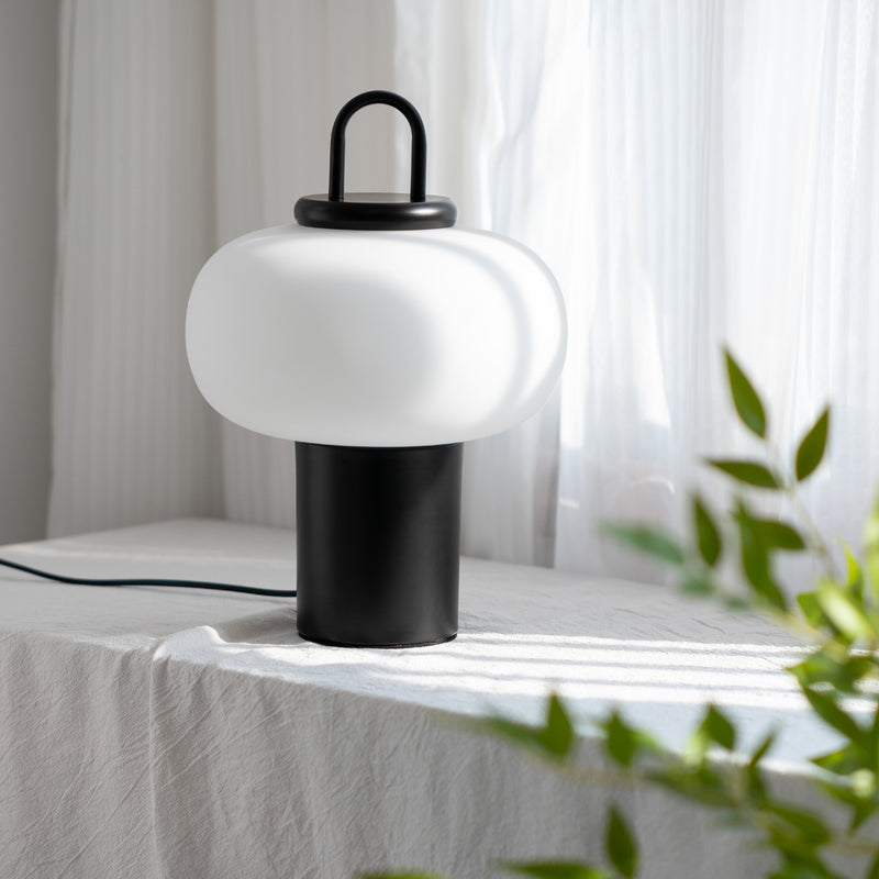 Divo_Simple_Glass_Table_Lamp_07