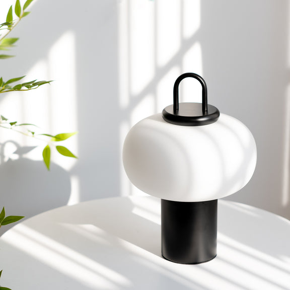 Divo_Simple_Glass_Table_Lamp_09