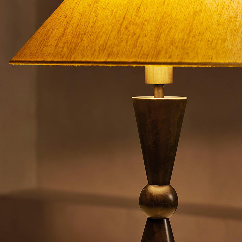 Dumaisi_Table_Lamp_04