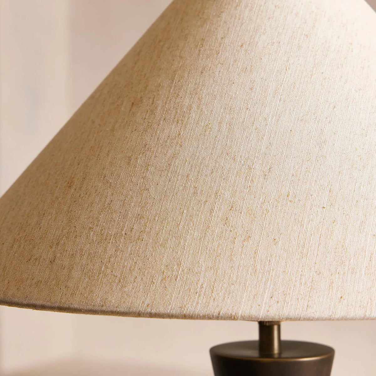 Dumaisi_Table_Lamp_07