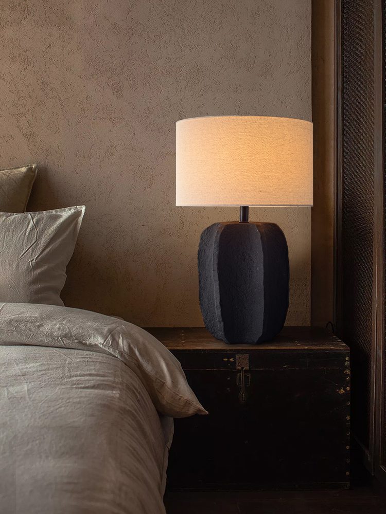 Earthy_Artisan_Table_Lamp_10