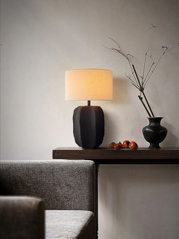 Earthy_Artisan_Table_Lamp_2
