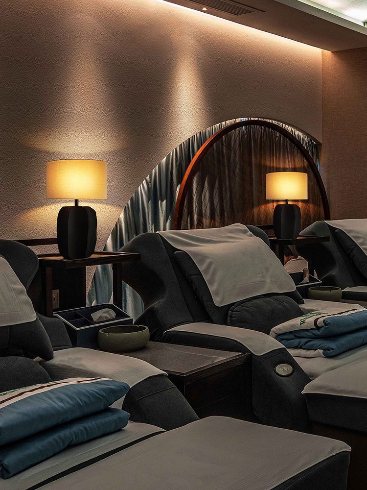 Earthy_Artisan_Table_Lamp_5