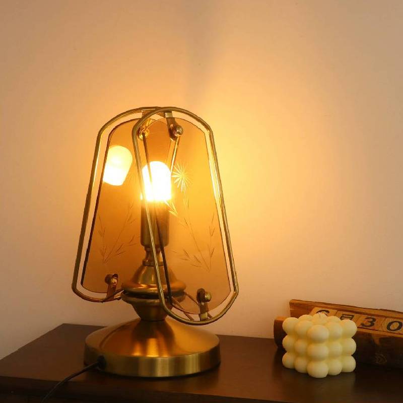 Engraved_Glass_Table_Lamp_3