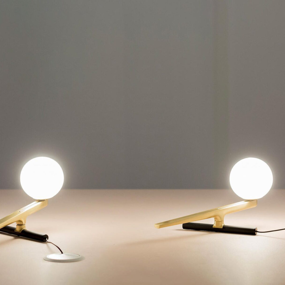 Equilibrium_Halo_Table_Lamp_3