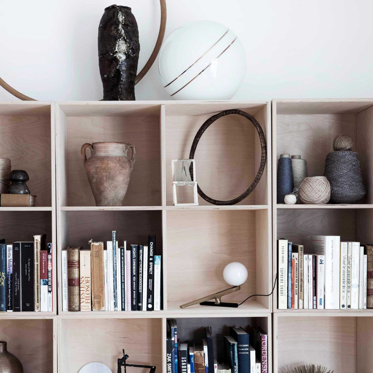 Equilibrium_Halo_Table_Lamp_8