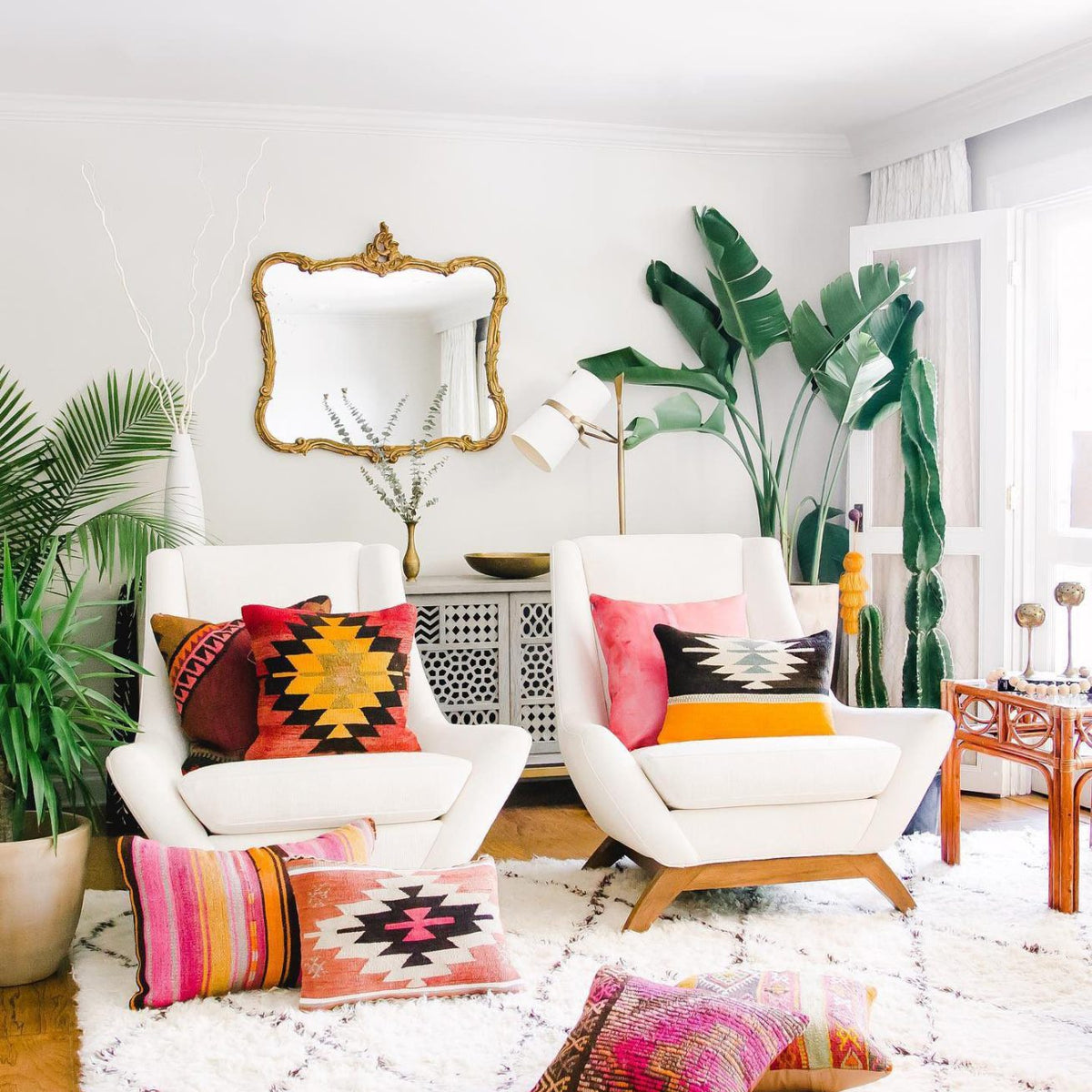 Exquisite_Yasmin_Table_Lamp_8