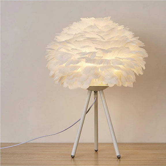 Feather_Tripod_Table_Lamp_4