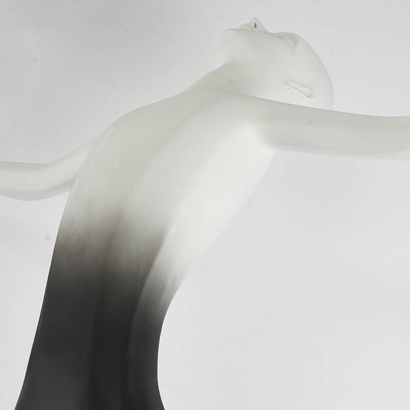 Freedom_Sculpture_Floor_Lamp_06