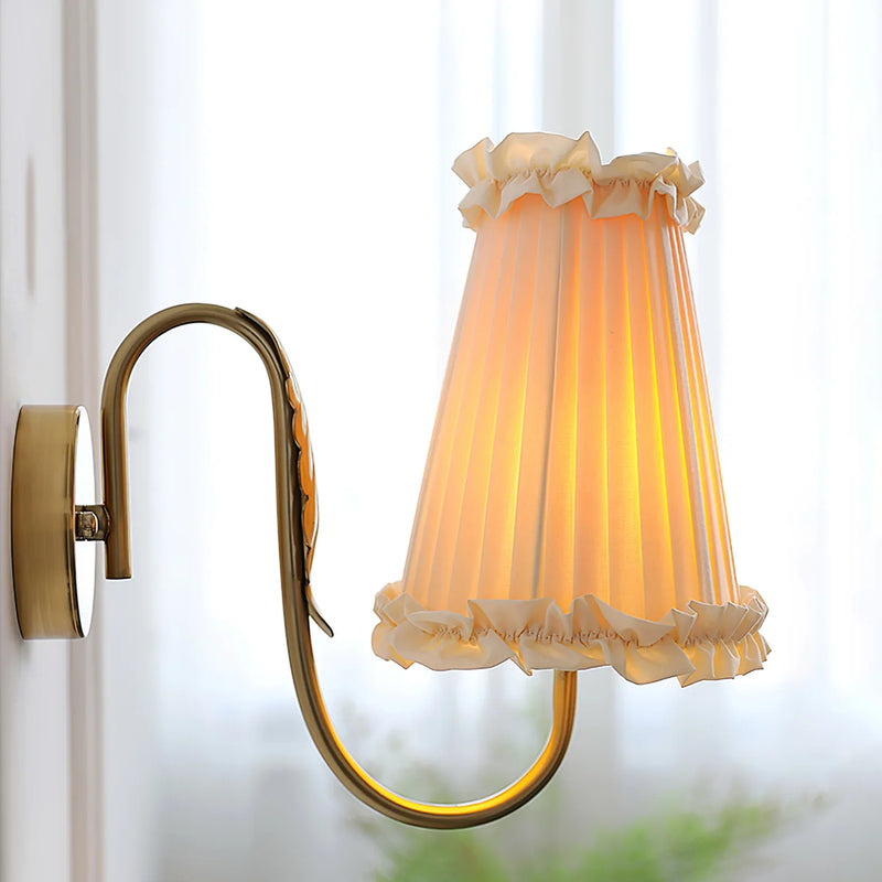 French_pleated_Wall_Lamp_02