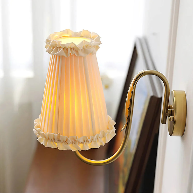 French_pleated_Wall_Lamp_06