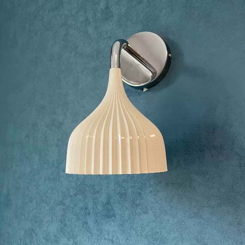 Funnel_Shaped_Wall_Lamp_10