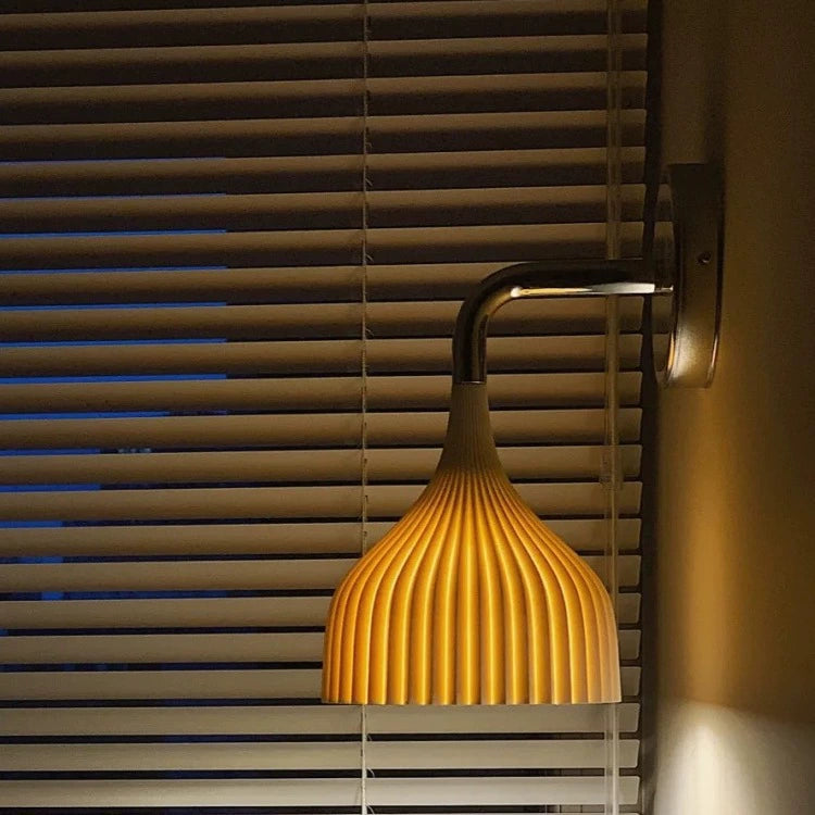 Funnel_Shaped_Wall_Lamp_2