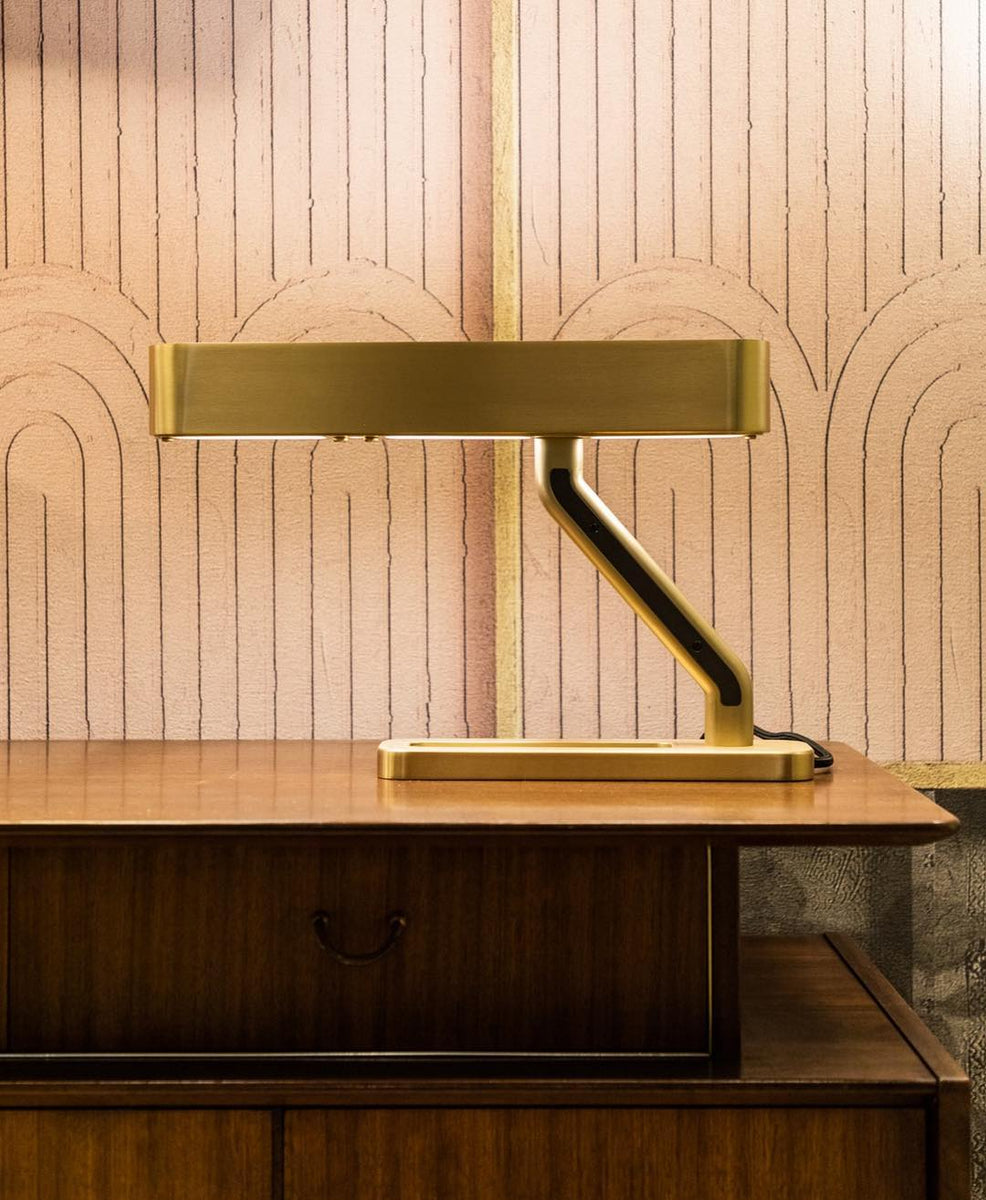 Futuristic_Colt_Table_Lamp_8