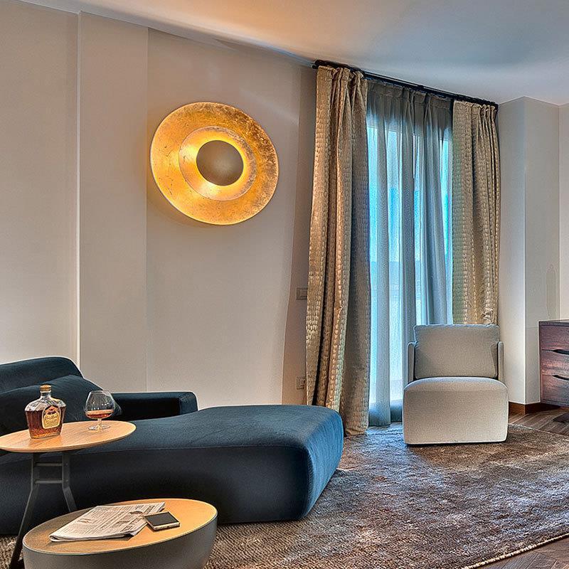 Gold_Round_Wall_Lamp_2