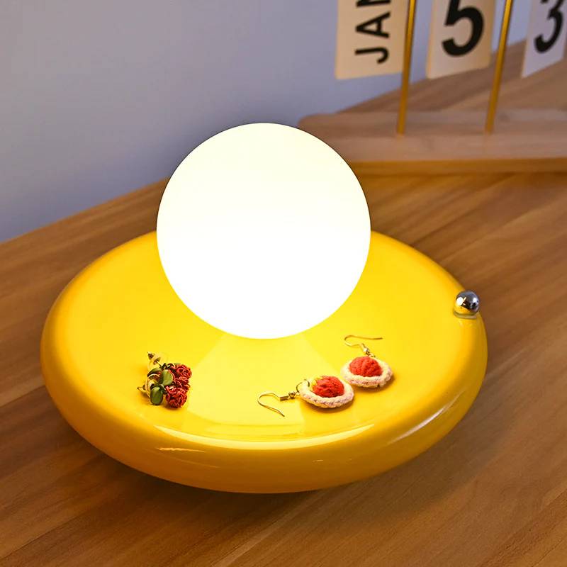 Graceful_Giet_Table_Lamp_9