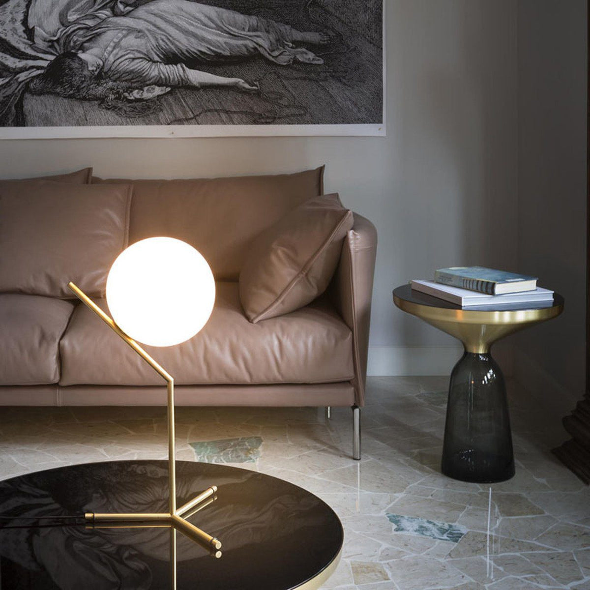 Innovative_Artemide_Table_Lamp_2