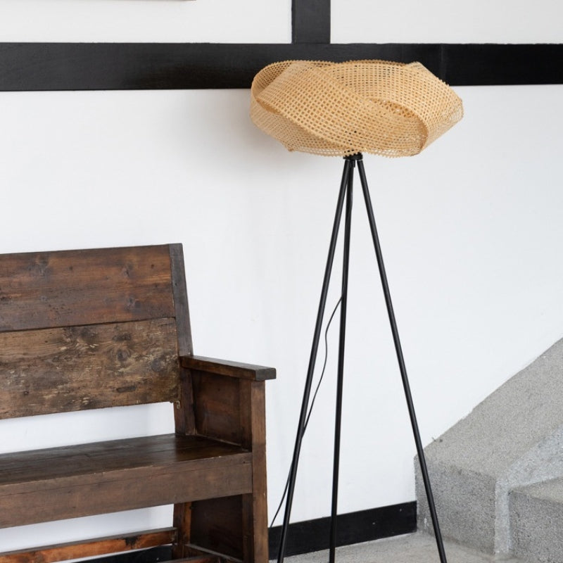 Karvy_Bamboo_Floor_Lamp_01