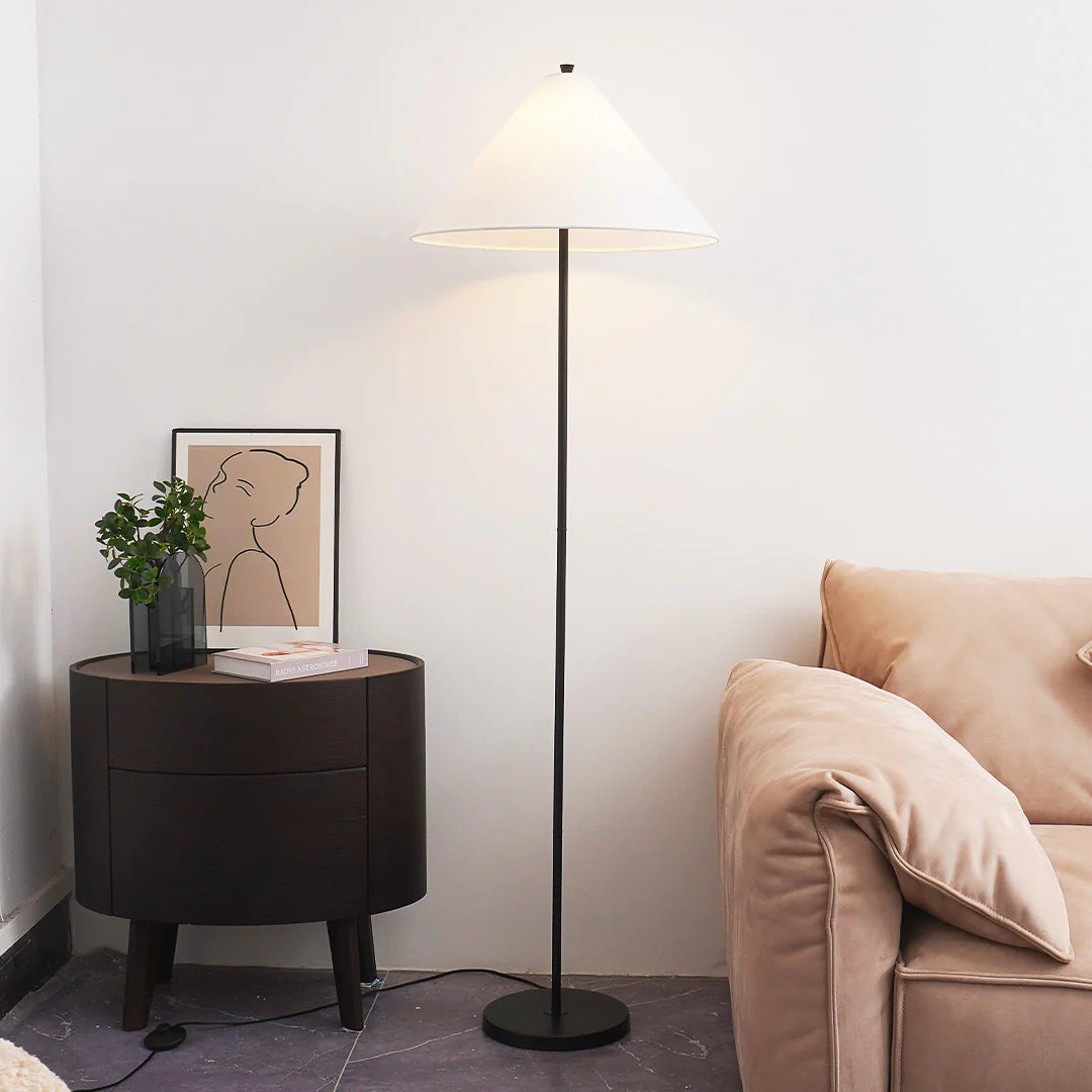 Kellis_Floor_Lamp_01