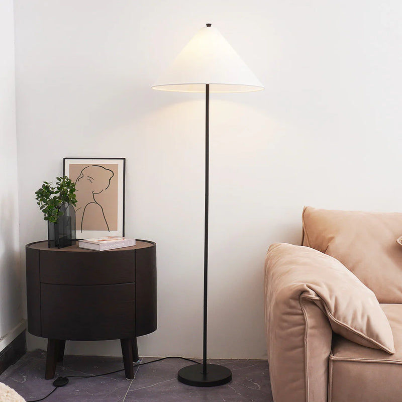Kellis_Floor_Lamp_01