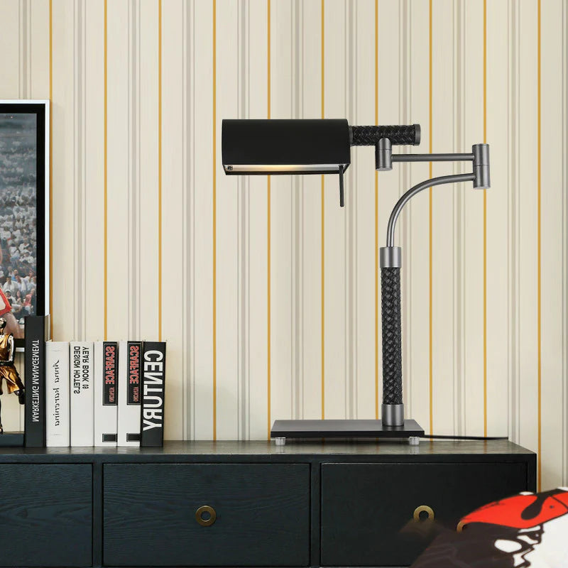 Leko_Industry_Table_Lamp_01