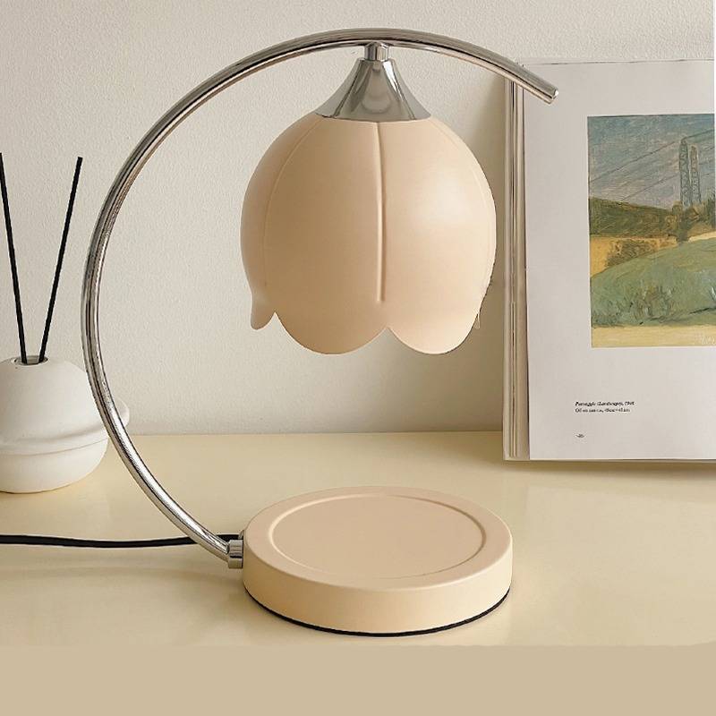 LilyGlass_Table_Lamp_6