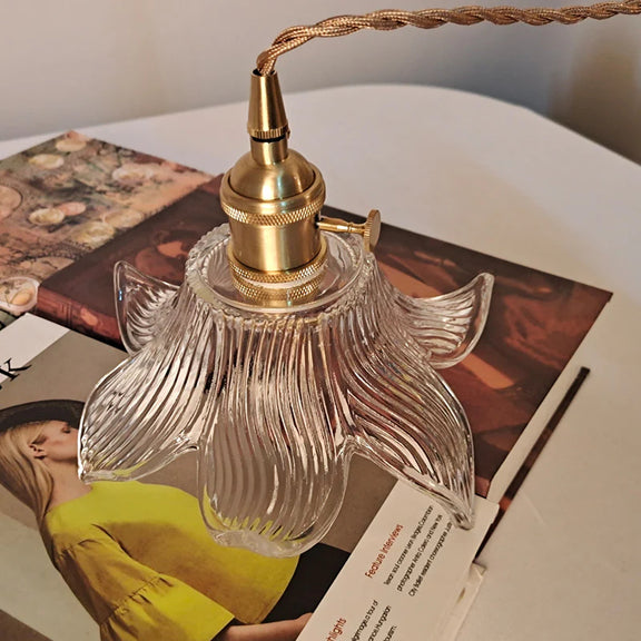 Lily_Pendant_Light_03