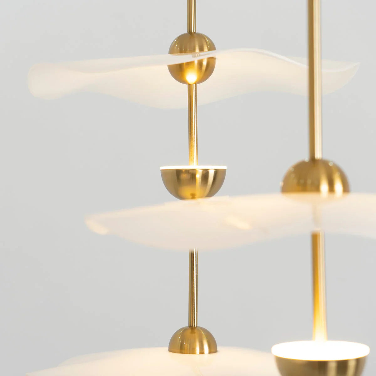 Lotus_Petal_Pendant_Lamp_07