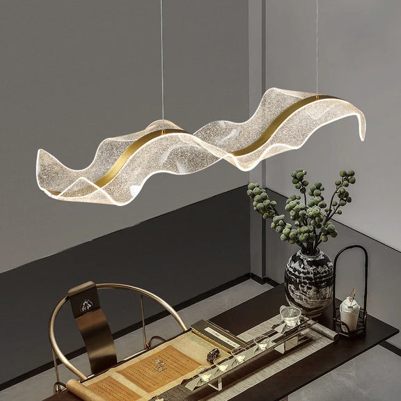 Lucite_Ribbon_Chandelier_12