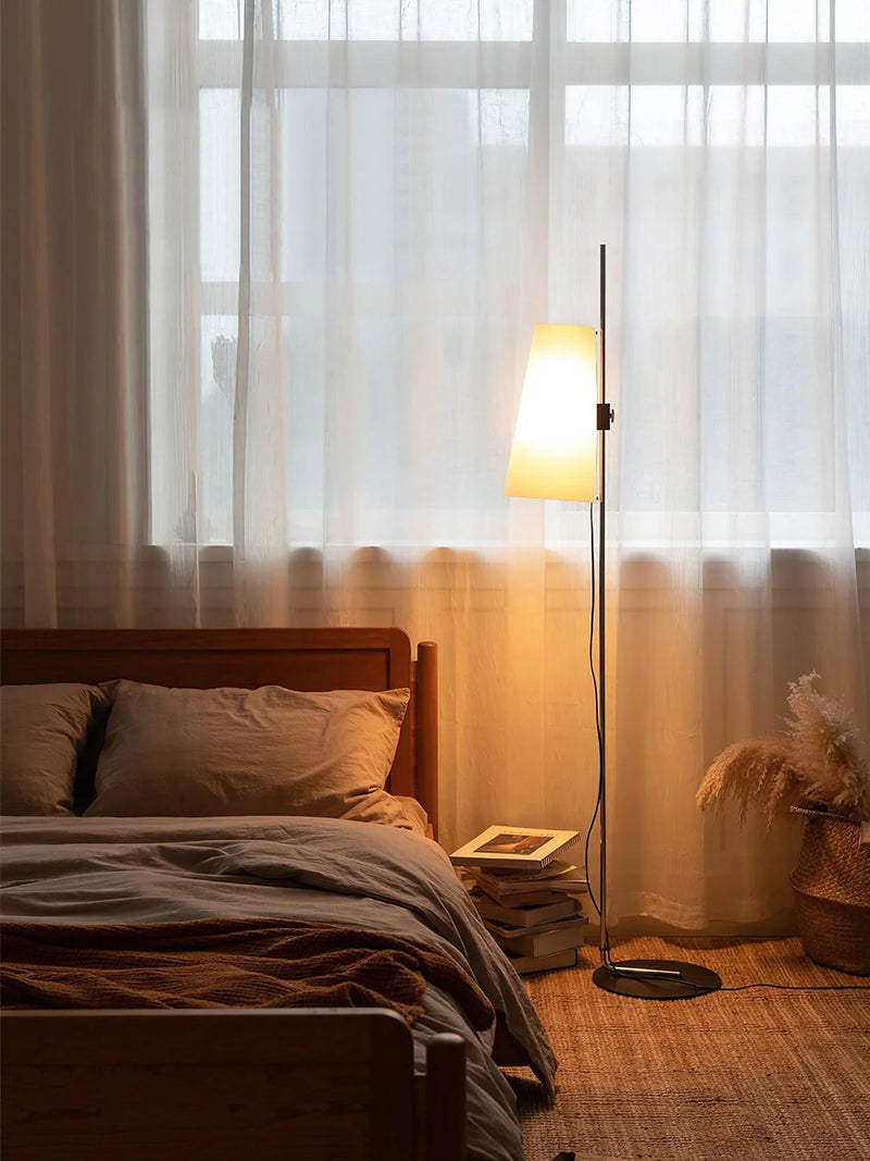 Lupe_Floor_Lamp_2